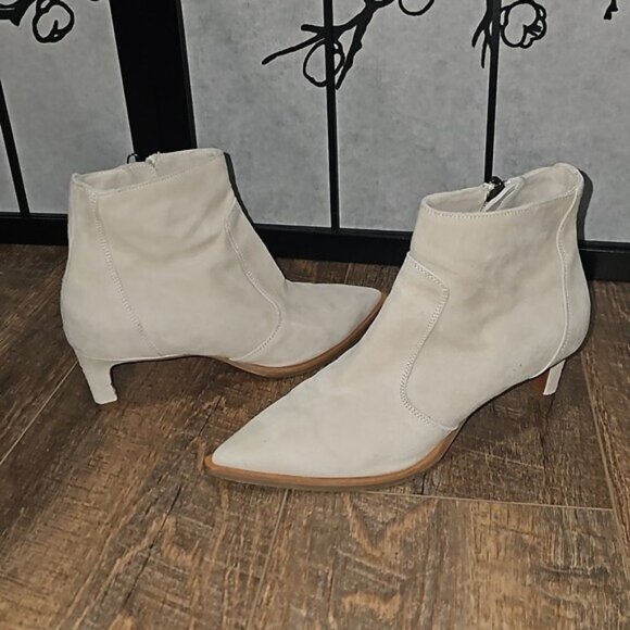 Aquatalia Shoes - Aquatalia Italy Pointed Toe Ankle Zip Heels Size 5.5